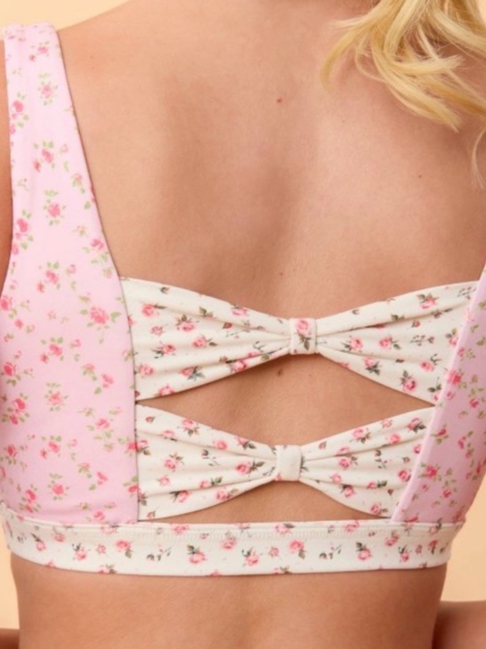 Blogilates x Target Bow Back Corset Sports Bra - Picture 2 of 5
